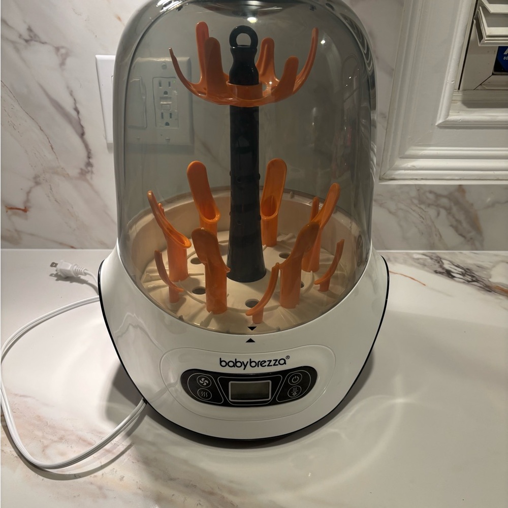 Baby Brezza bottle sterilizer and dryer